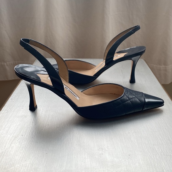 NWOT Manolo Blahnik Carolyn Navy Blue Leather Slingback Kitten Heel Size 6.5 - Picture 2 of 5
